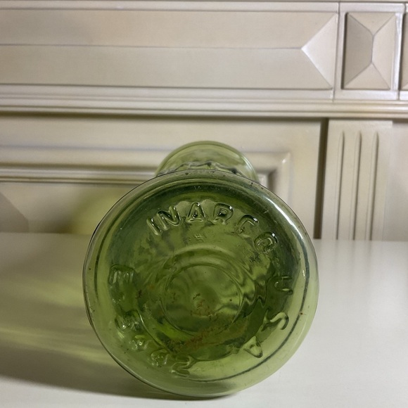 Depression era glass Ribbed Vase - Picture 6 of 6